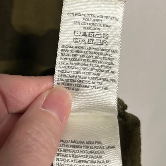 Lucky Brand Women’s Green Camo V-Neck Thin T-Shirt Soft Stretch Casual Tee 1X - Picture 7 of 10